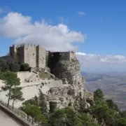 2560px-Erice_BW_2012-10-10_14-16-34 Эриче